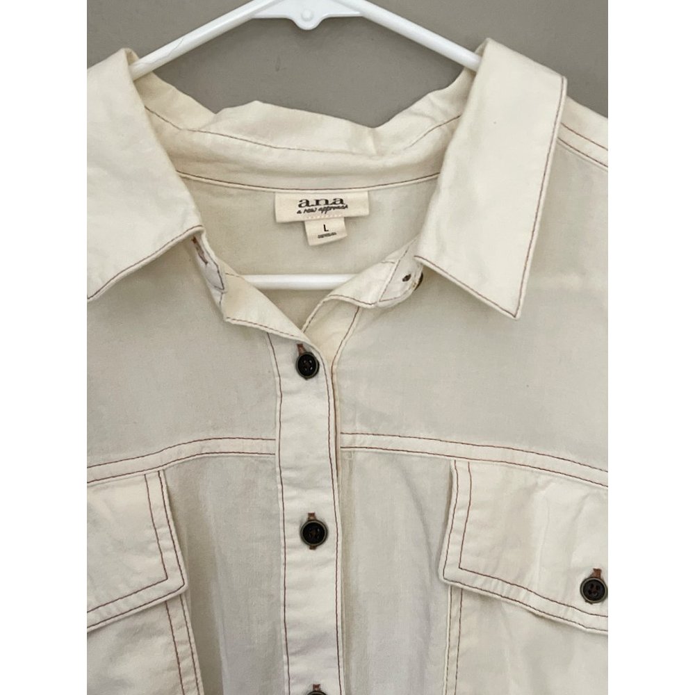 A.n.a. A New Approach TOP BLOUSE Size L Short cuffed sleeve Pockets - Picture 2 of 4